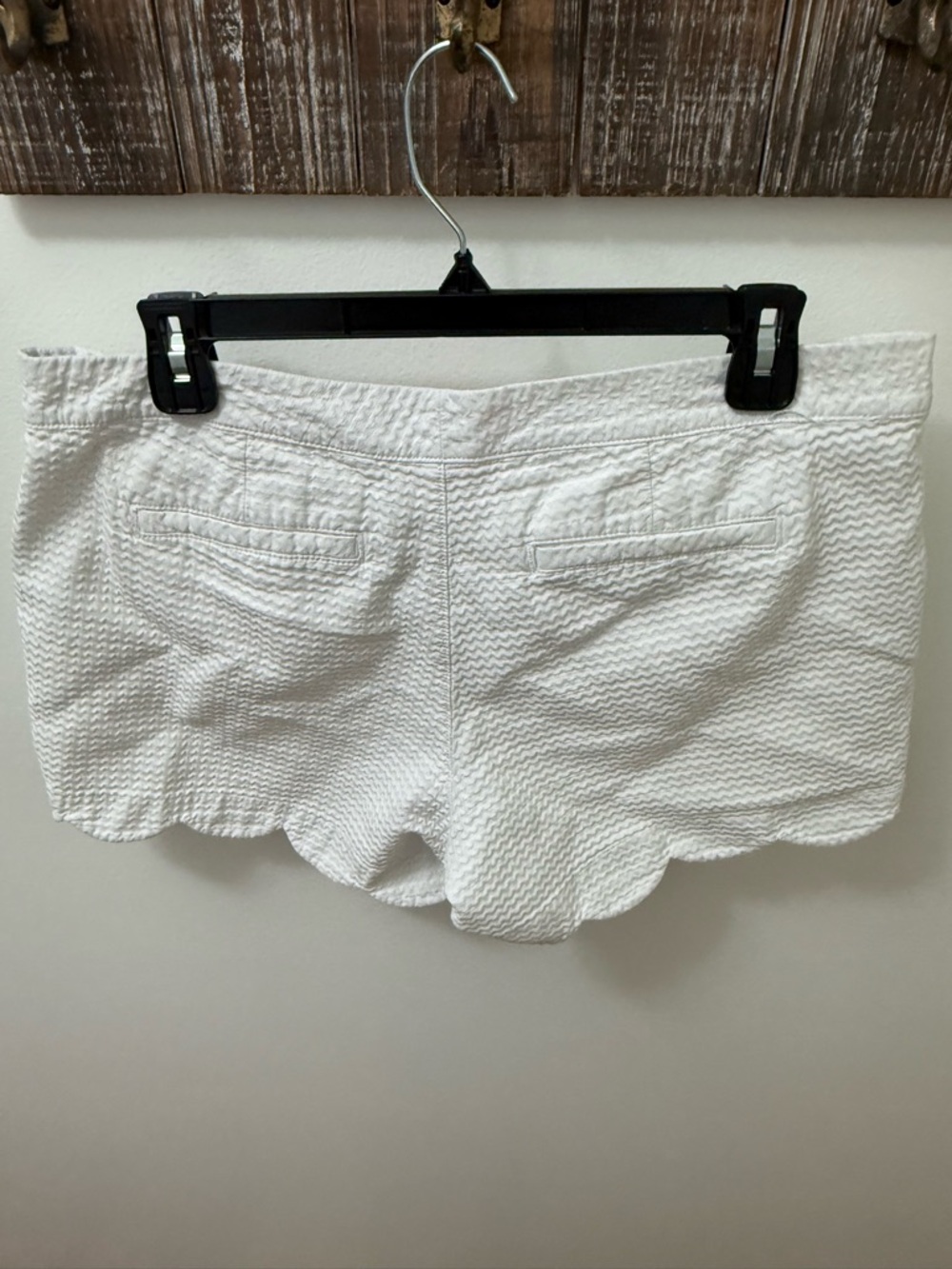 Lilly Pulitzer White Scallop Hem Textured Shorts - Picture 6 of 8